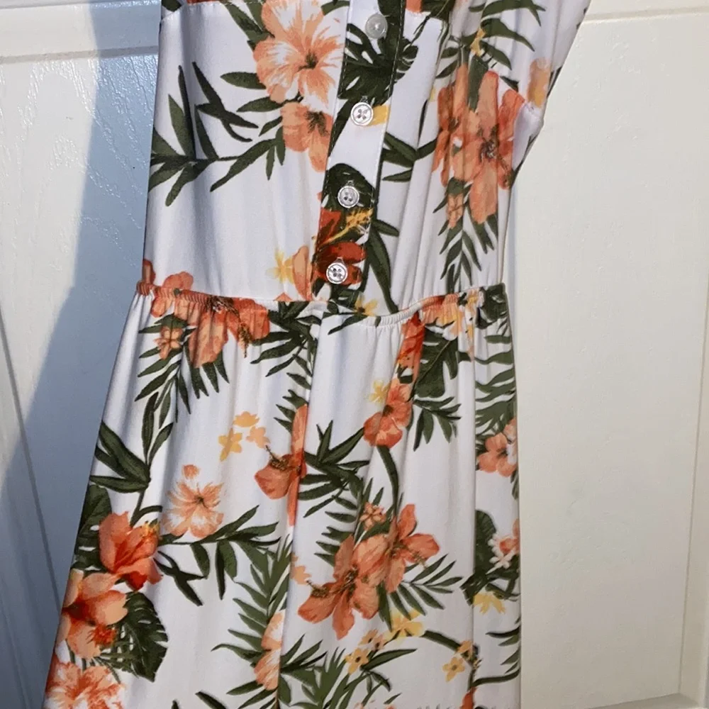 Romper - Picture 2 of 4